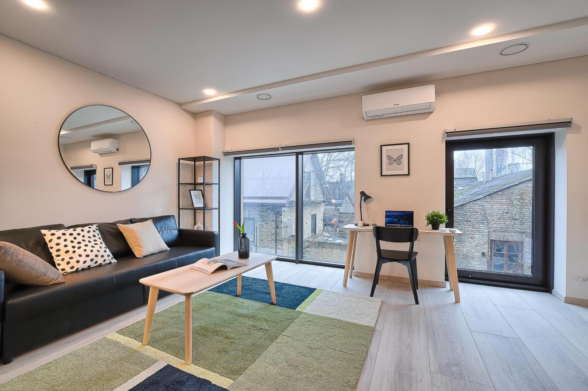 Apartment Business-class 2 X Free Parking X Self Check In 24x7 *