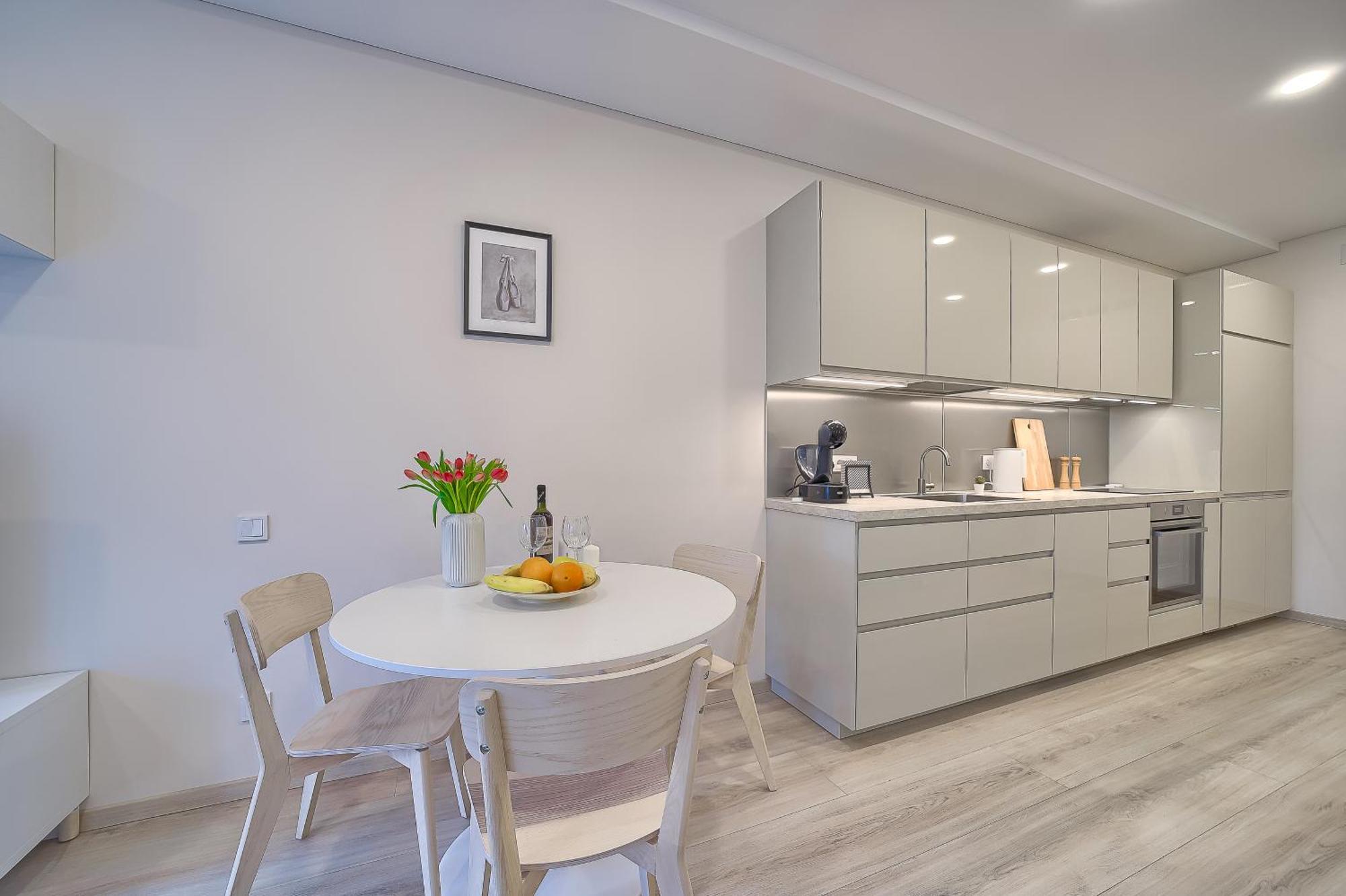 Business-class 2 X Free Parking X Self Check In 24x7 Apartment *