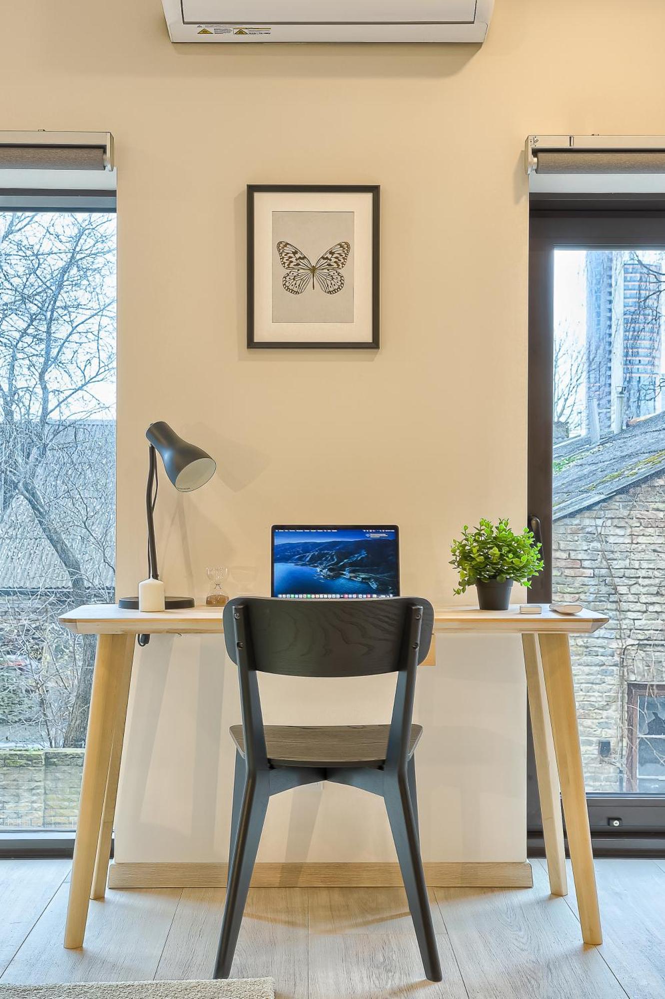 Apartment Business-class 2 X Free Parking X Self Check In 24x7 *